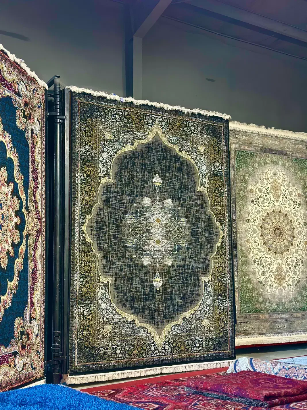 ۱۲ متری فقط ۶۸۰۰|فرش|شیراز, شهرک گلها|دیوار