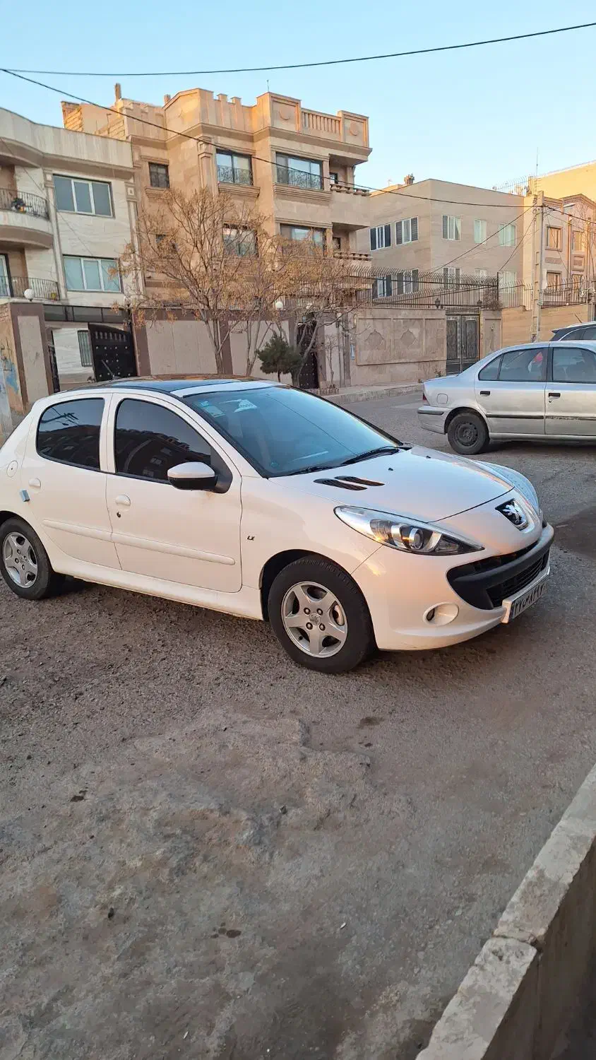 ۲۰۷پاناسقف شیشیه.مدل۱۴۰۲|خودرو سواری و وانت|پرند, فاز ۶|دیوار