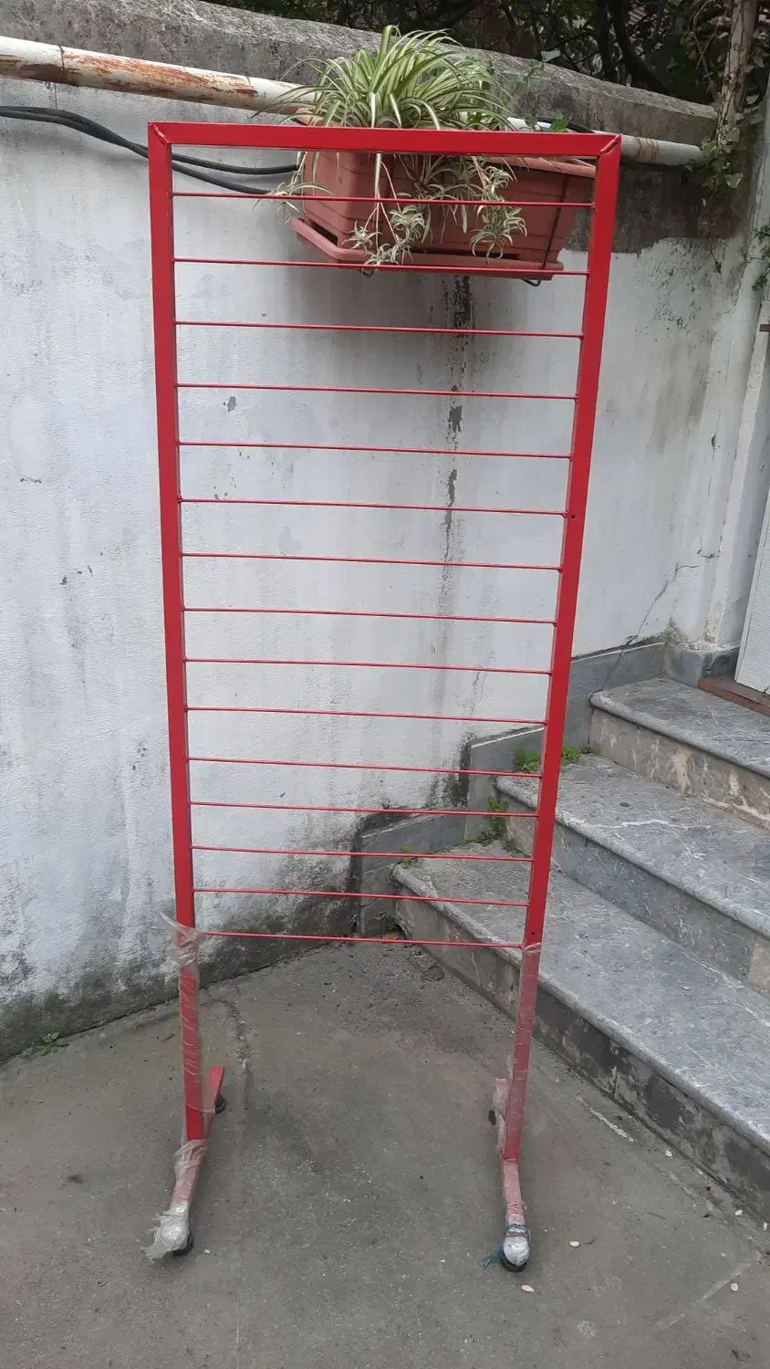 استند. طی واستند آویز.|کتابخانه، شلف، قفسه‌های دیواری|تنکابن, |دیوار