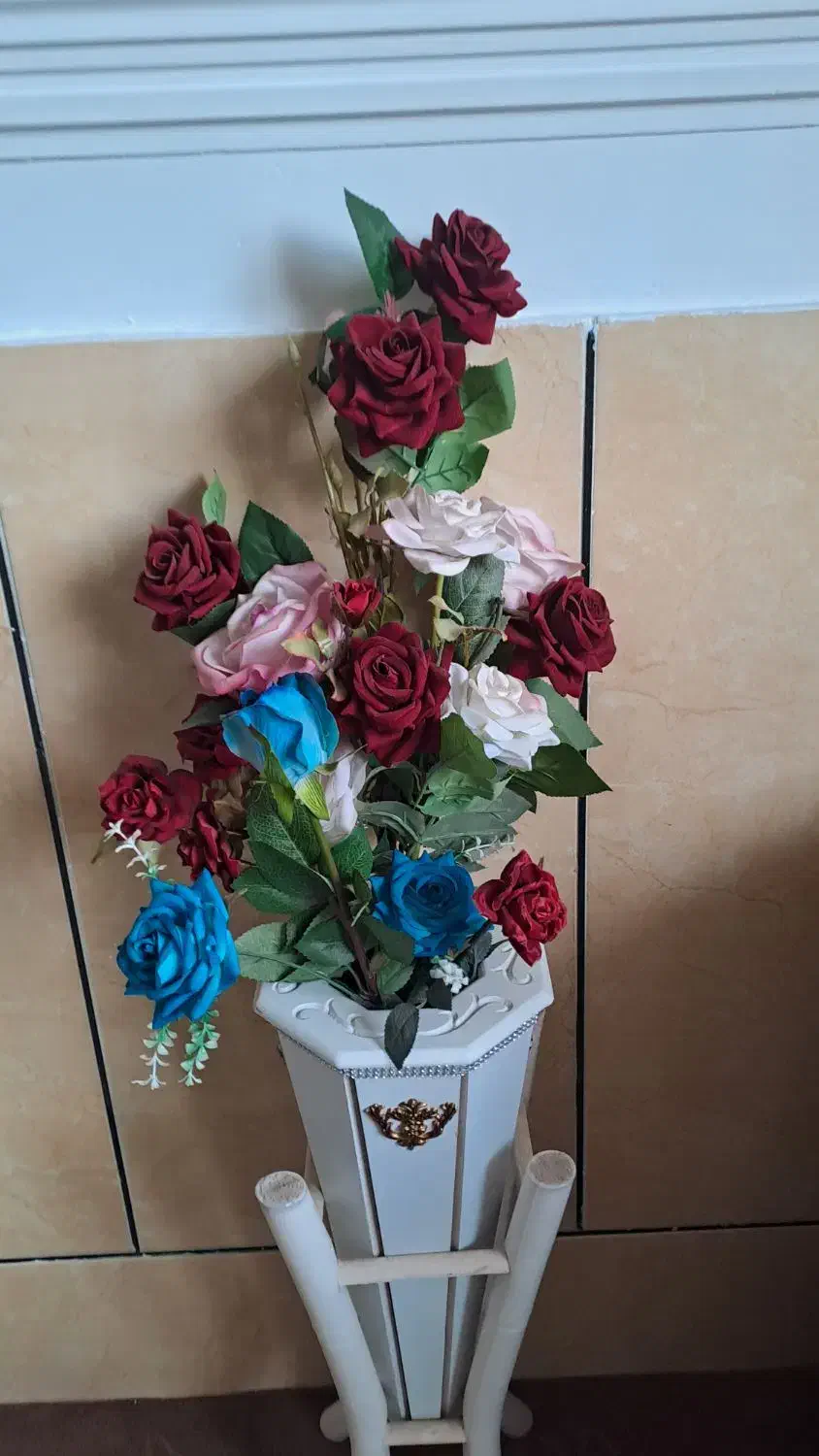 گل رز وگلدان|گل مصنوعی|تویسرکان, |دیوار