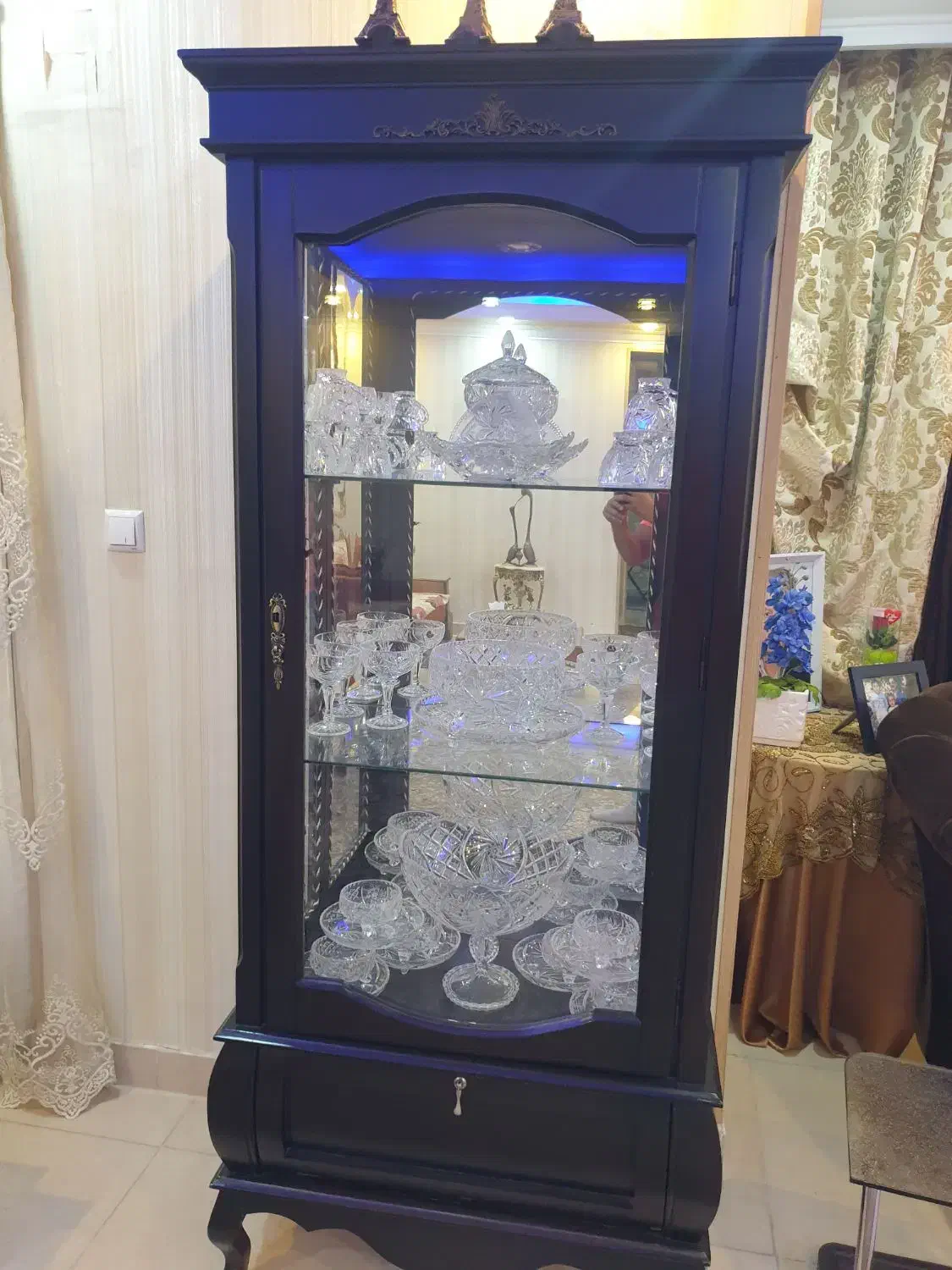 تخت خواب ،میز آرایش ،بوفه ،آینه شمدان ،کمد|بوفه، ویترین، کنسول|پاکدشت, پاکدشت (مامازند)|دیوار