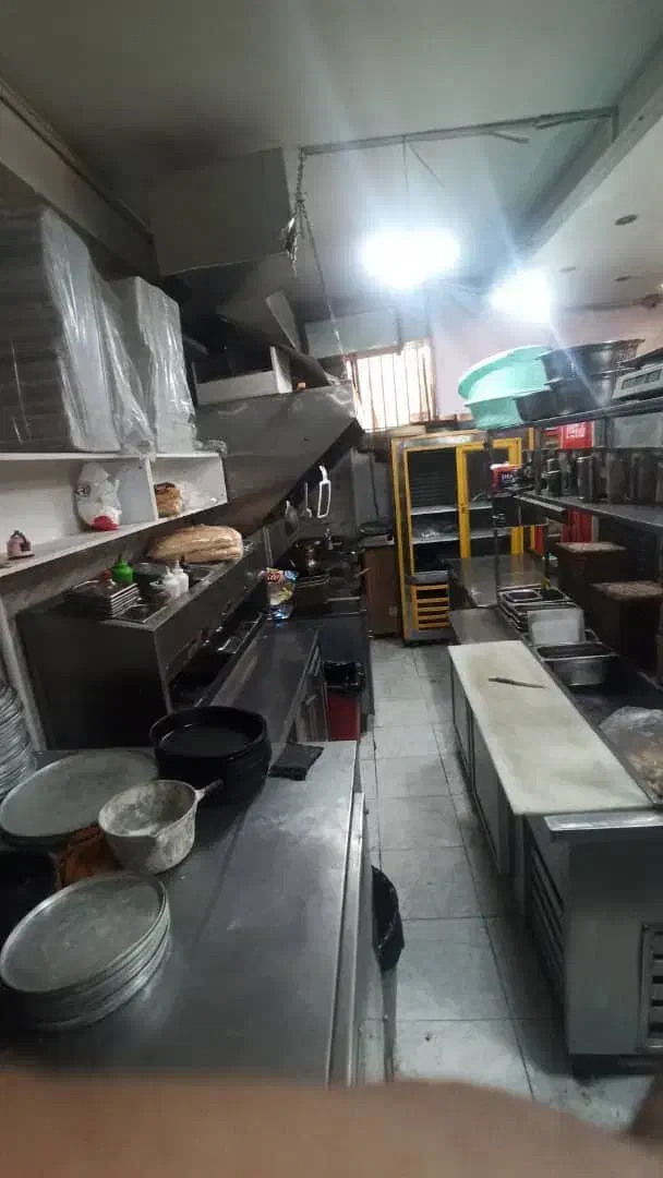 واگذاری فست فود درحال کار با مشتری چهارباغ پایین|اجارهٔ مغازه و غرفه|اصفهان, تیران|دیوار