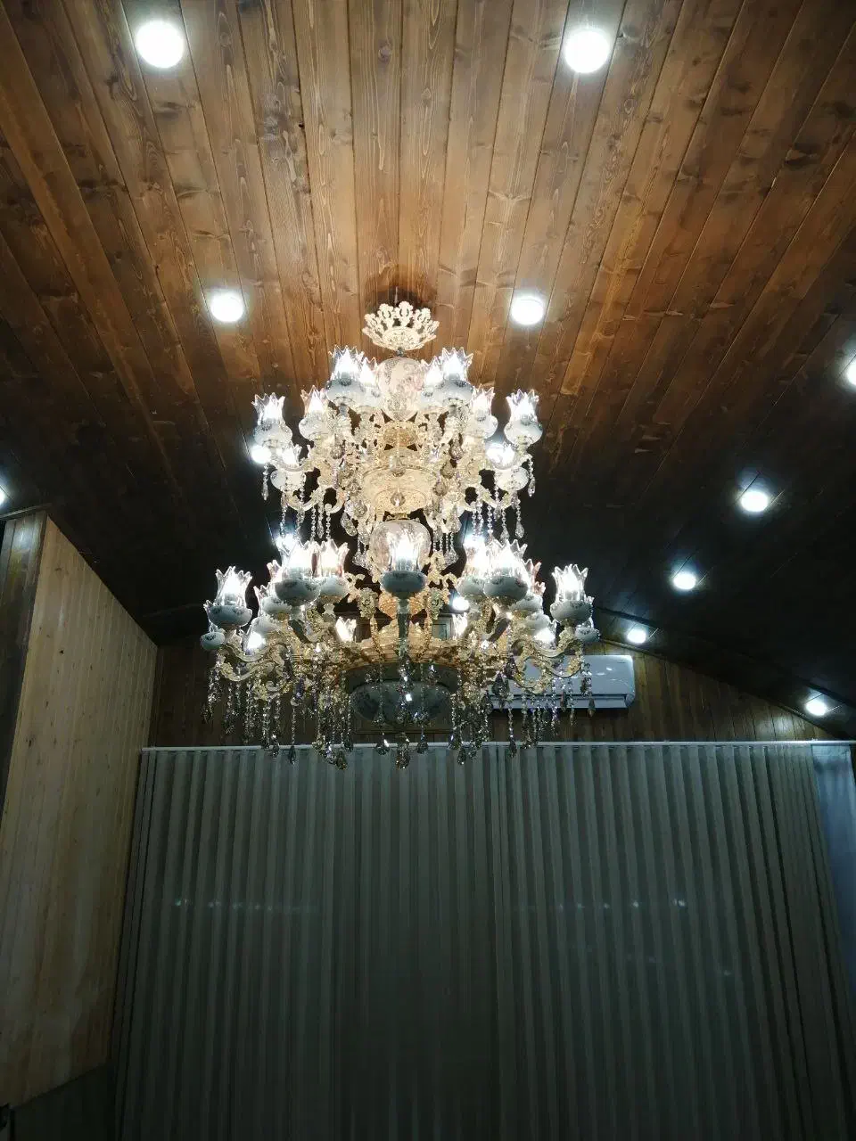 لوستر طبقاتی|لوستر و چراغ آویز|برخوار, |دیوار