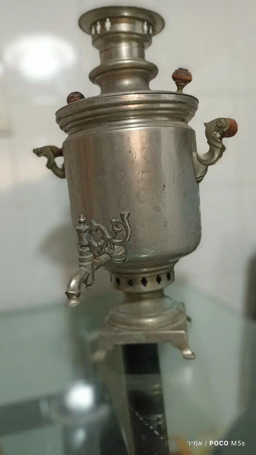 سماور عتیقه برنجی روس|کلکسیون اشیاء عتیقه|مشهد, فرهنگیان (شهرک غرب)|دیوار