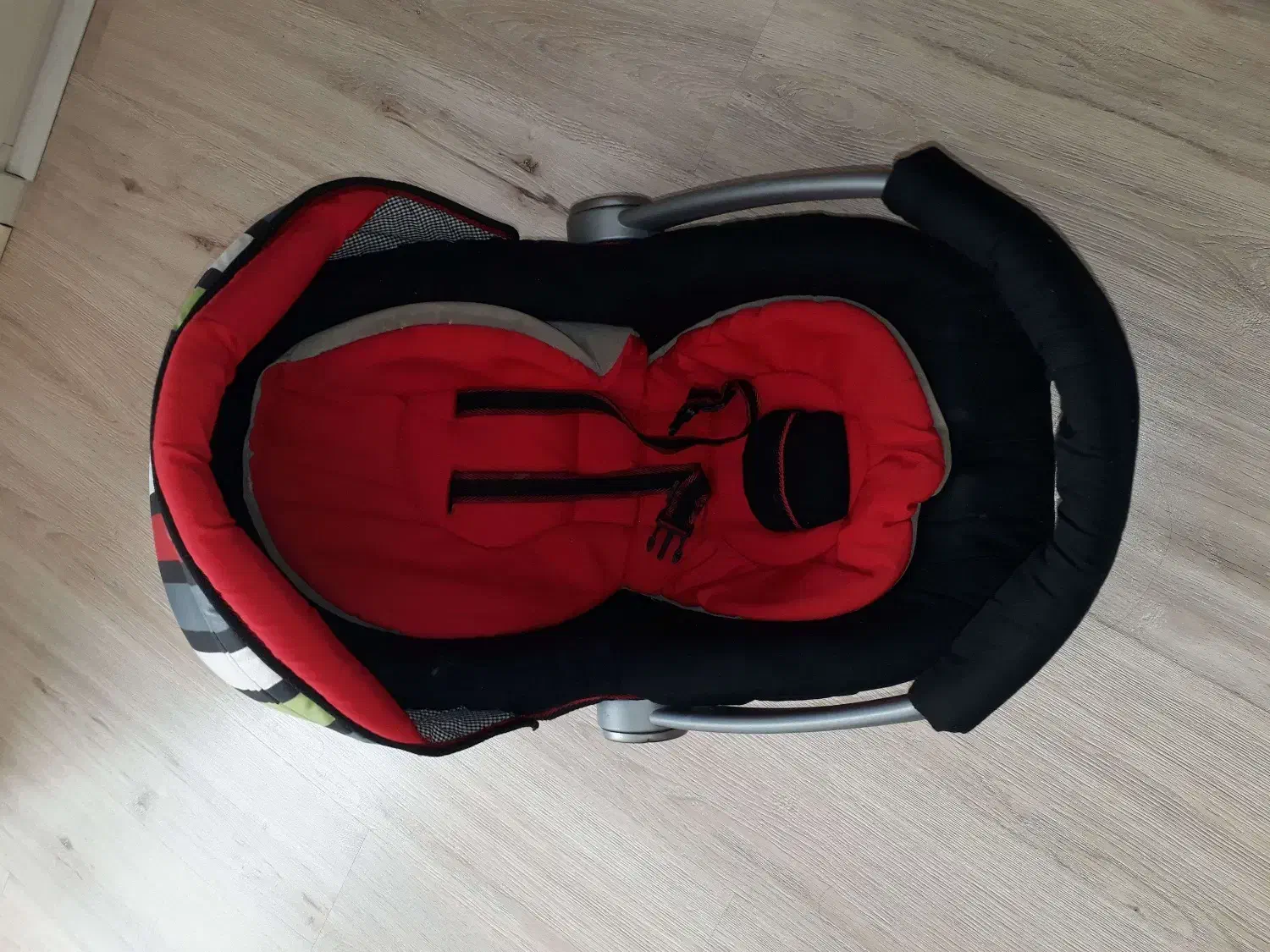 کریر کودک|کالسکه و لوازم جانبی|گنبد کاووس, |دیوار