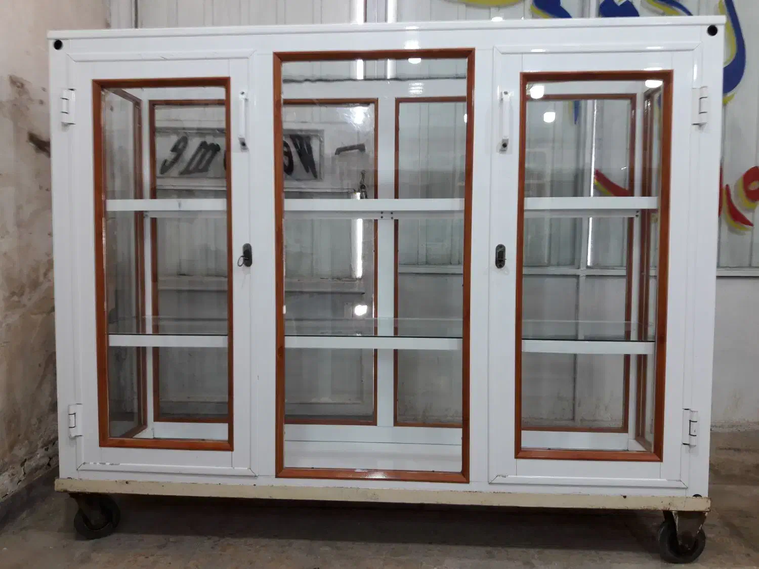 ویترین ادکلان وعطر و....|بوفه، ویترین، کنسول|ایوان, |دیوار