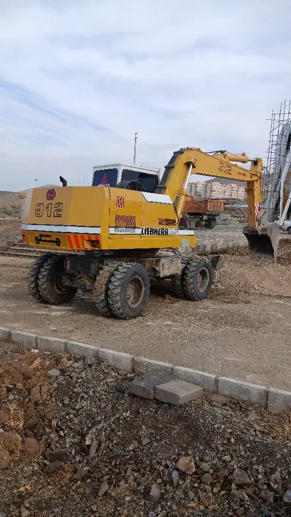 بیل لاستیکی ۹۱۲|خودرو سنگین|تهران, امیریه|دیوار