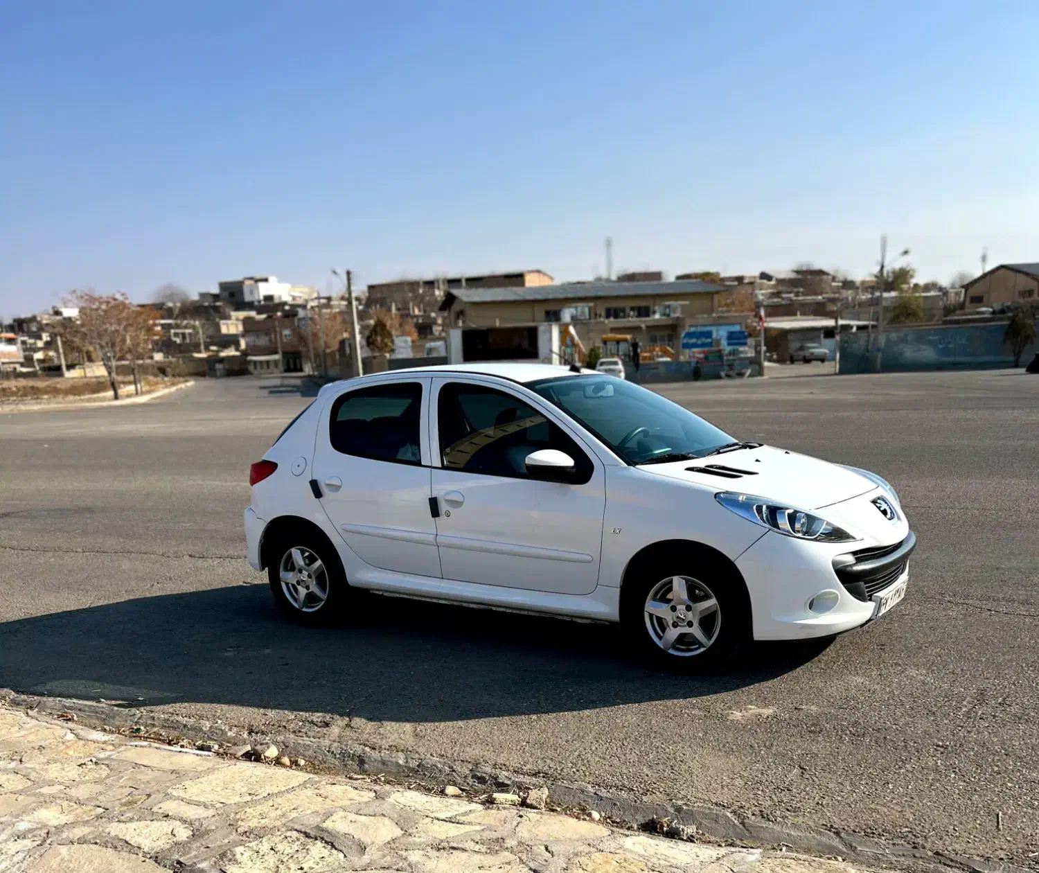 پژو207 سفید مدل ۹۹ فول|خودرو سواری و وانت|شاهین دژ, |دیوار