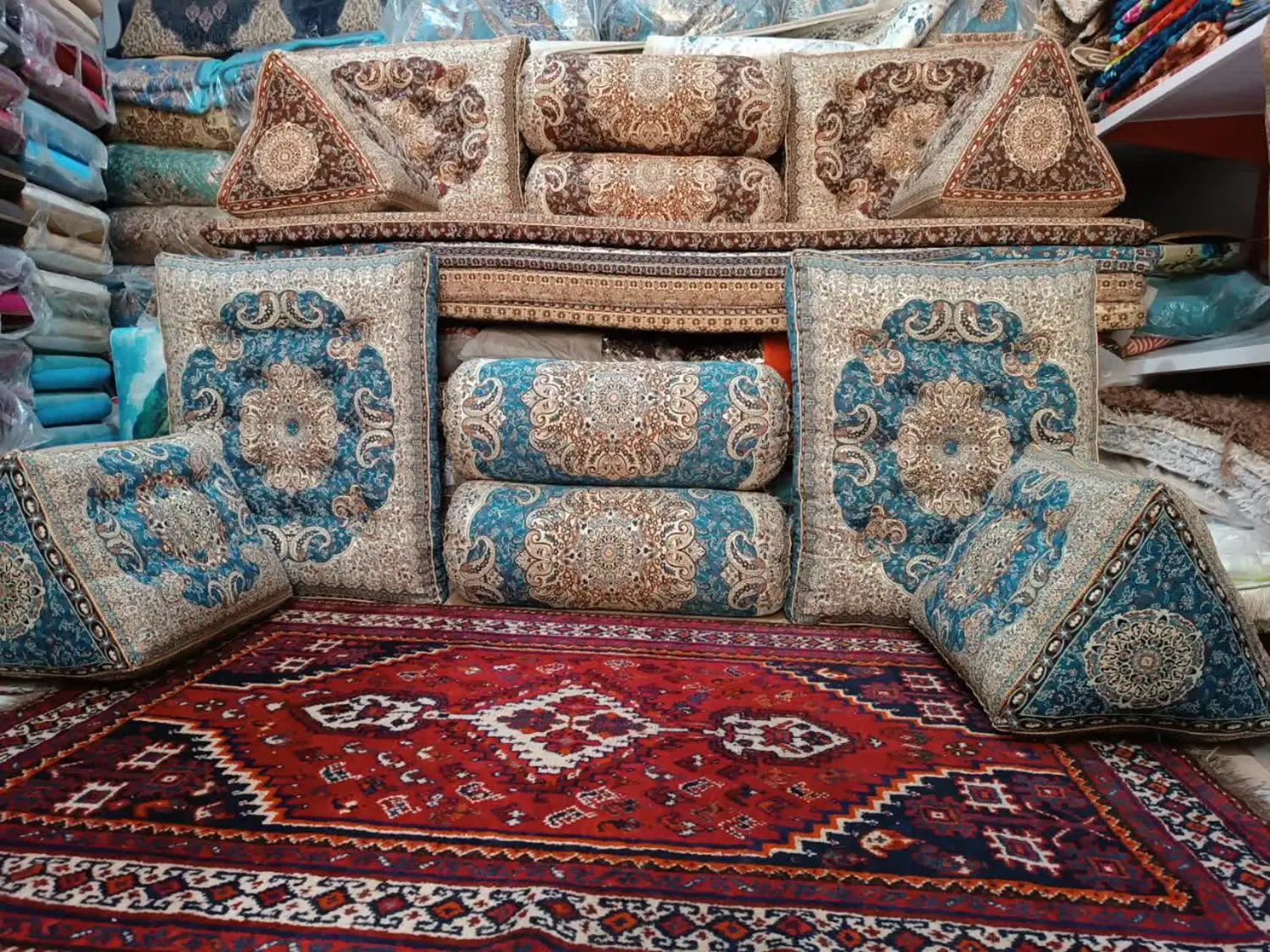 سرویس درباری|پشتی|شیراز, گود عربان|دیوار