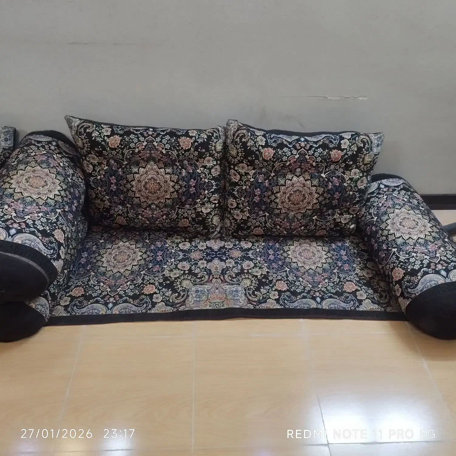 پشتی و زیر انداز سنتی|پشتی|اصفهان, رسالت|دیوار