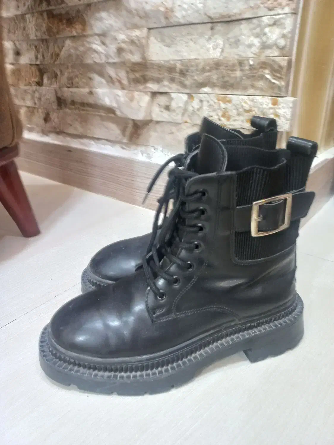 پوتین در حدنو|کیف، کفش، کمربند|سقز, |دیوار