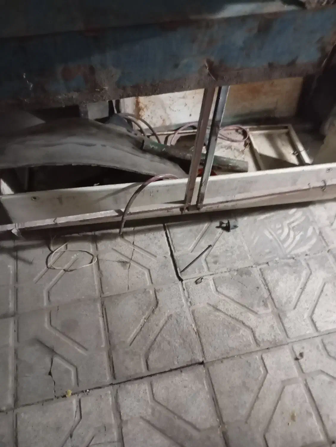 جک  روغنی یا تنگ محافظ منبع گاز|ابزارآلات|مشهد, طرق|دیوار