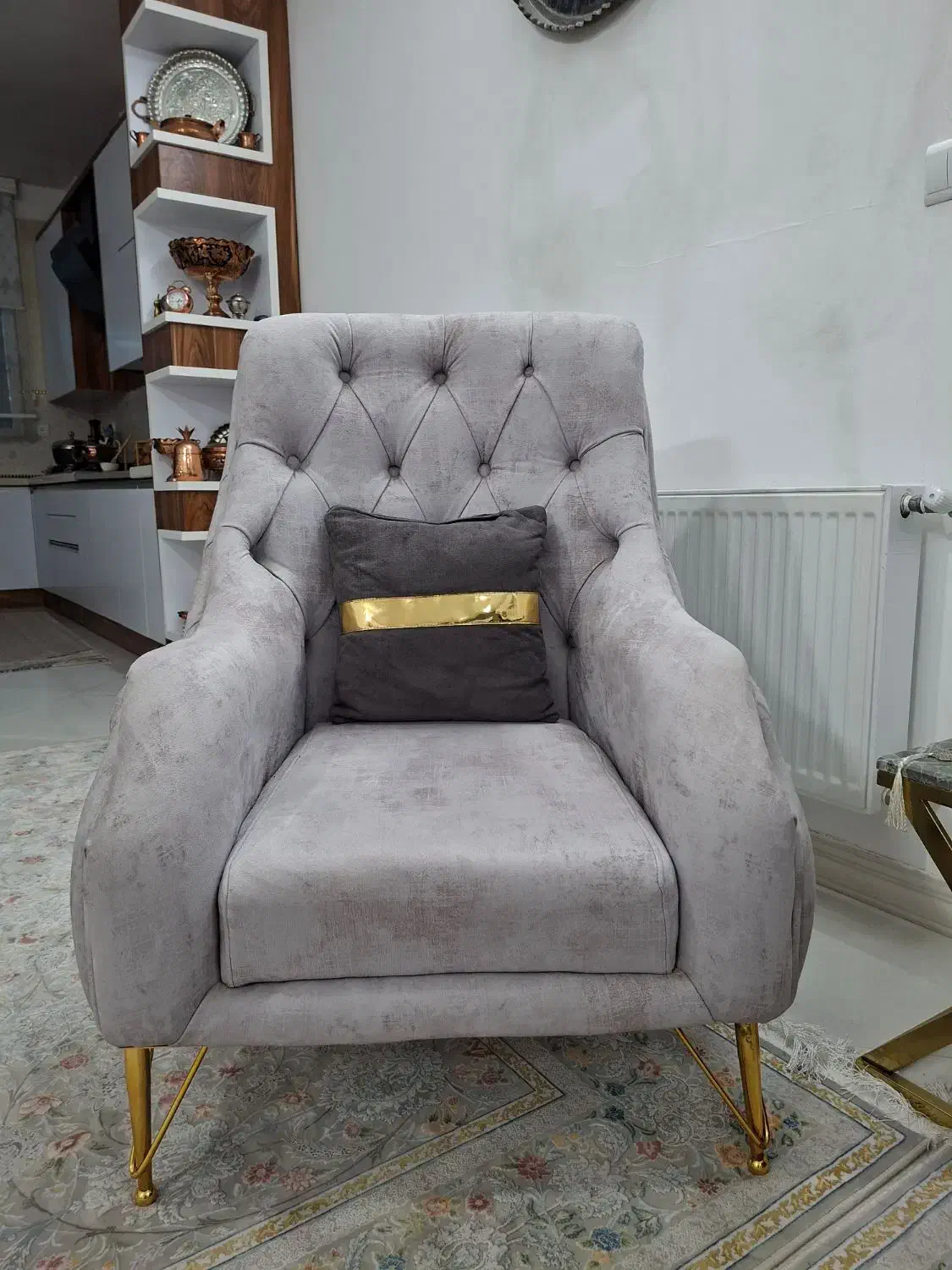 مبل راحتی با جلو مبلی و عسلی در حد نو|مبلمان خانگی و میز عسلی|ورامین, ورامین|دیوار