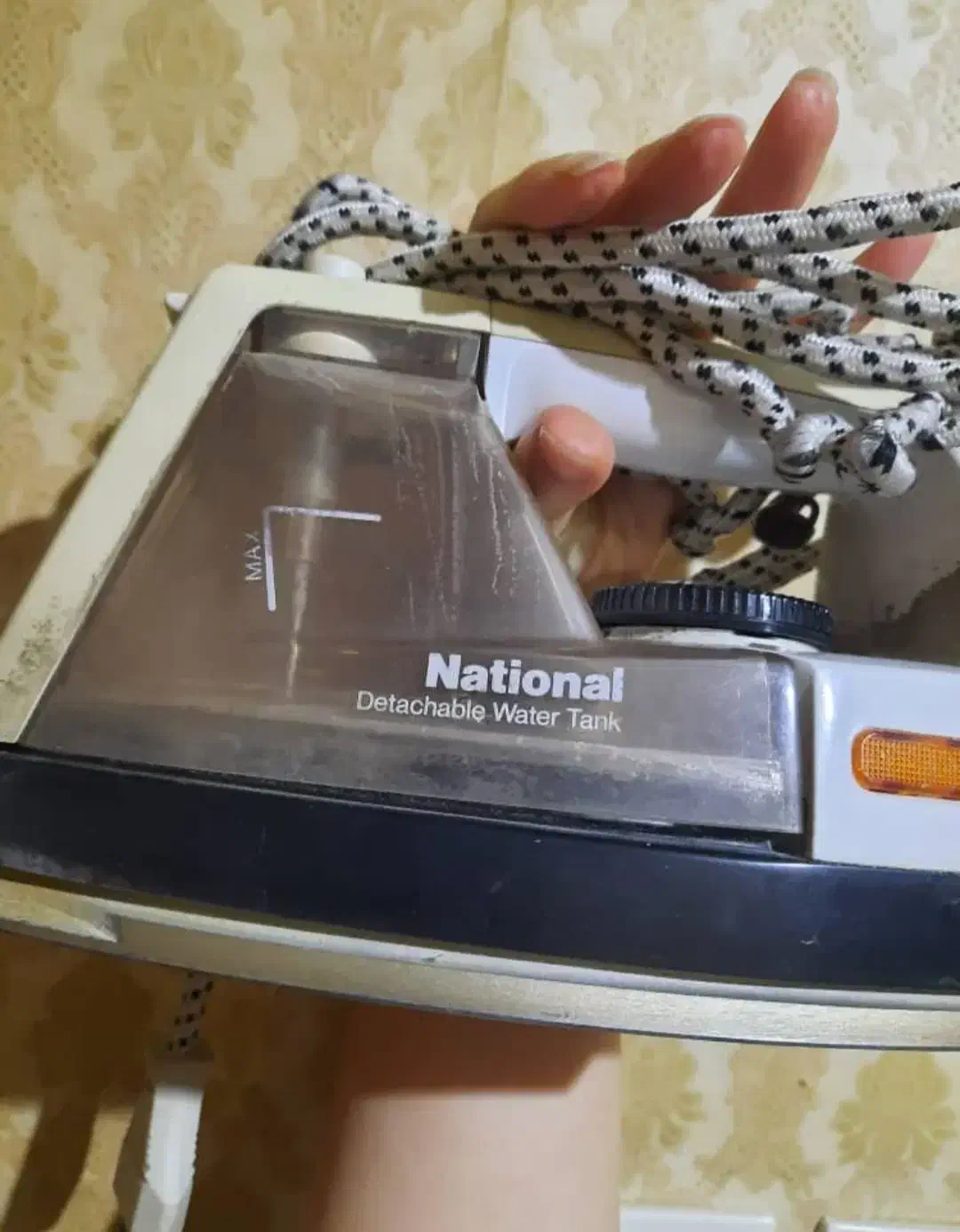 اتو جنس خوب|اتو و لوازم اتو|شیراز, تندگویان|دیوار