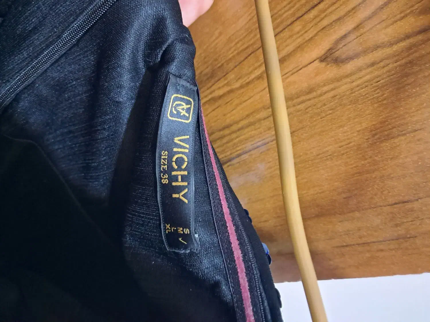 لباس مجلسی|لباس|پرند, فاز ۱|دیوار