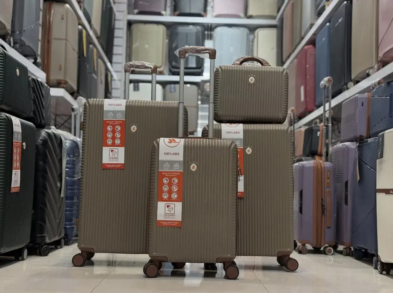 چمدان طرح Lin یکسال کارانتی ۱۰۰٪ نشکن|کیف، کفش، کمربند|مشهد, سپاد|دیوار