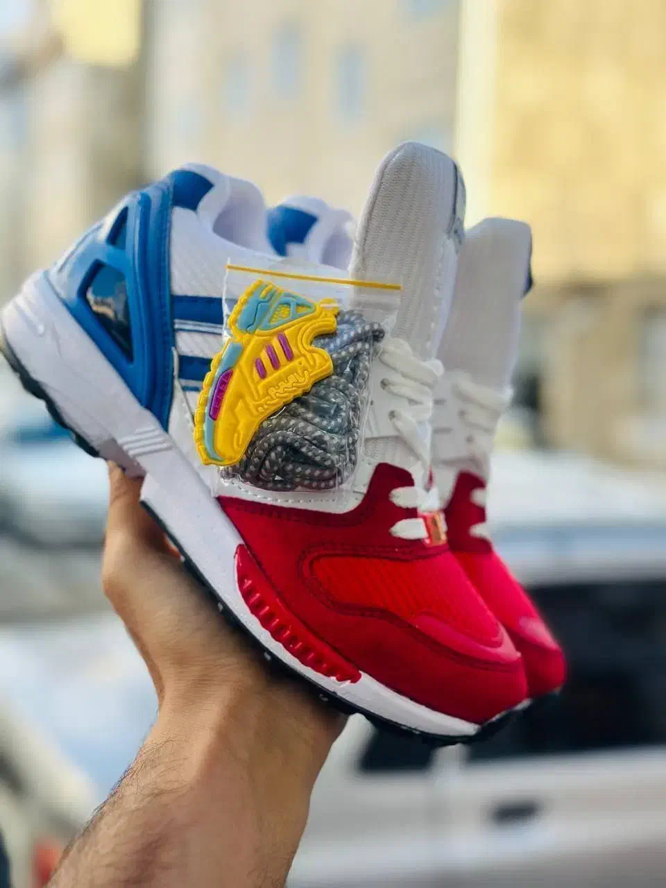 کفش|کیف، کفش، کمربند|کنگاور, |دیوار