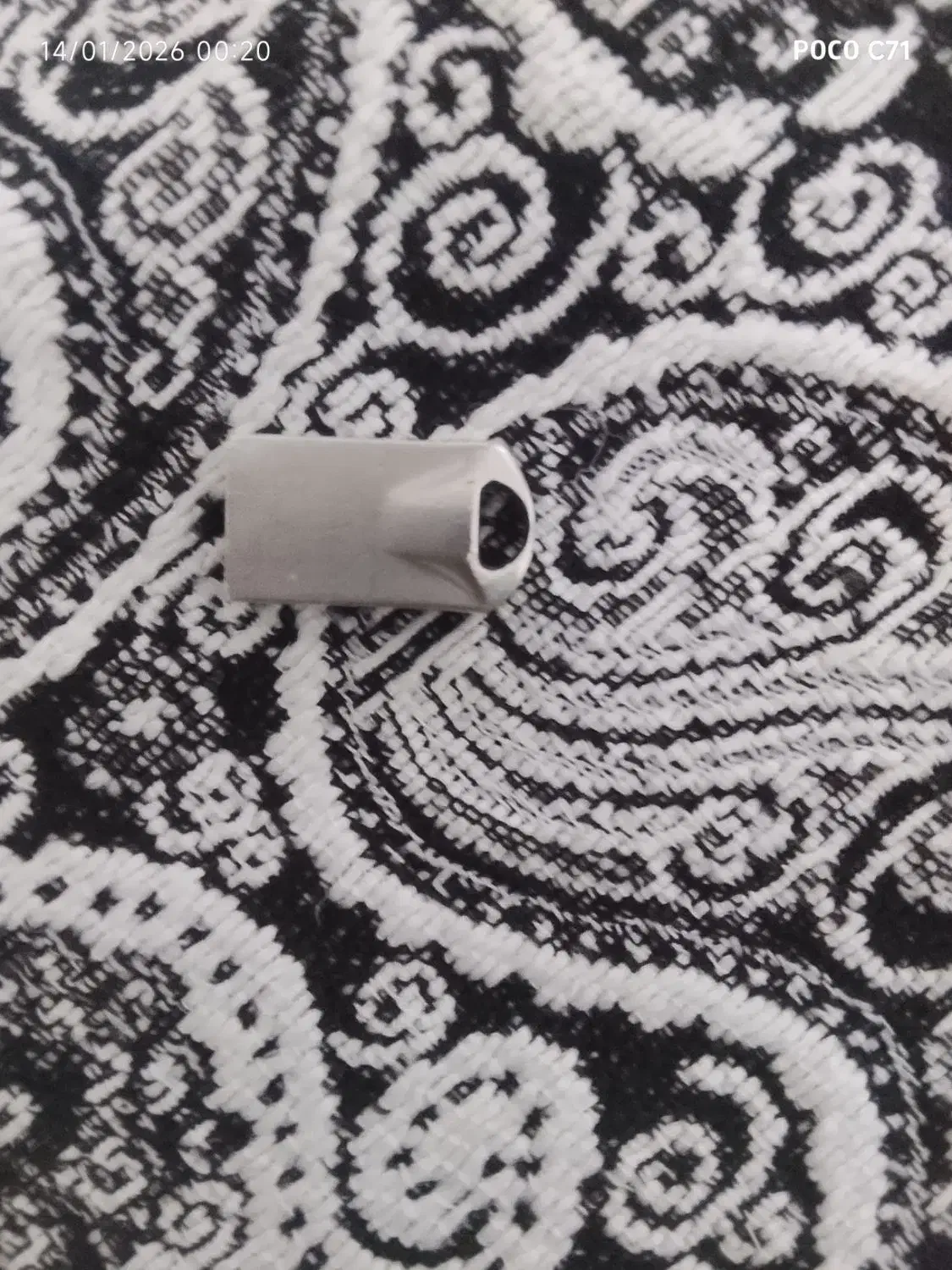 فلش مموری 32 گیگ|قطعات و لوازم جانبی رایانه|قم, ولیعصر|دیوار