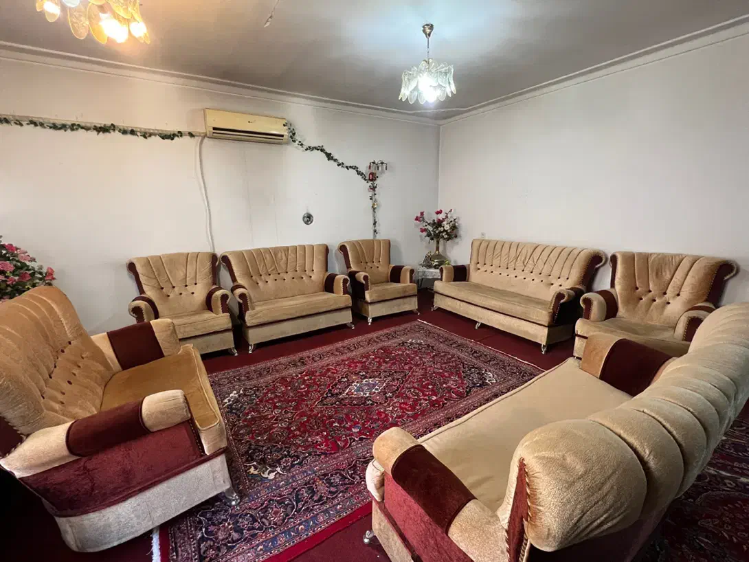 دو دست مبلمان هفت نفره|مبلمان خانگی و میز عسلی|نقده, |دیوار