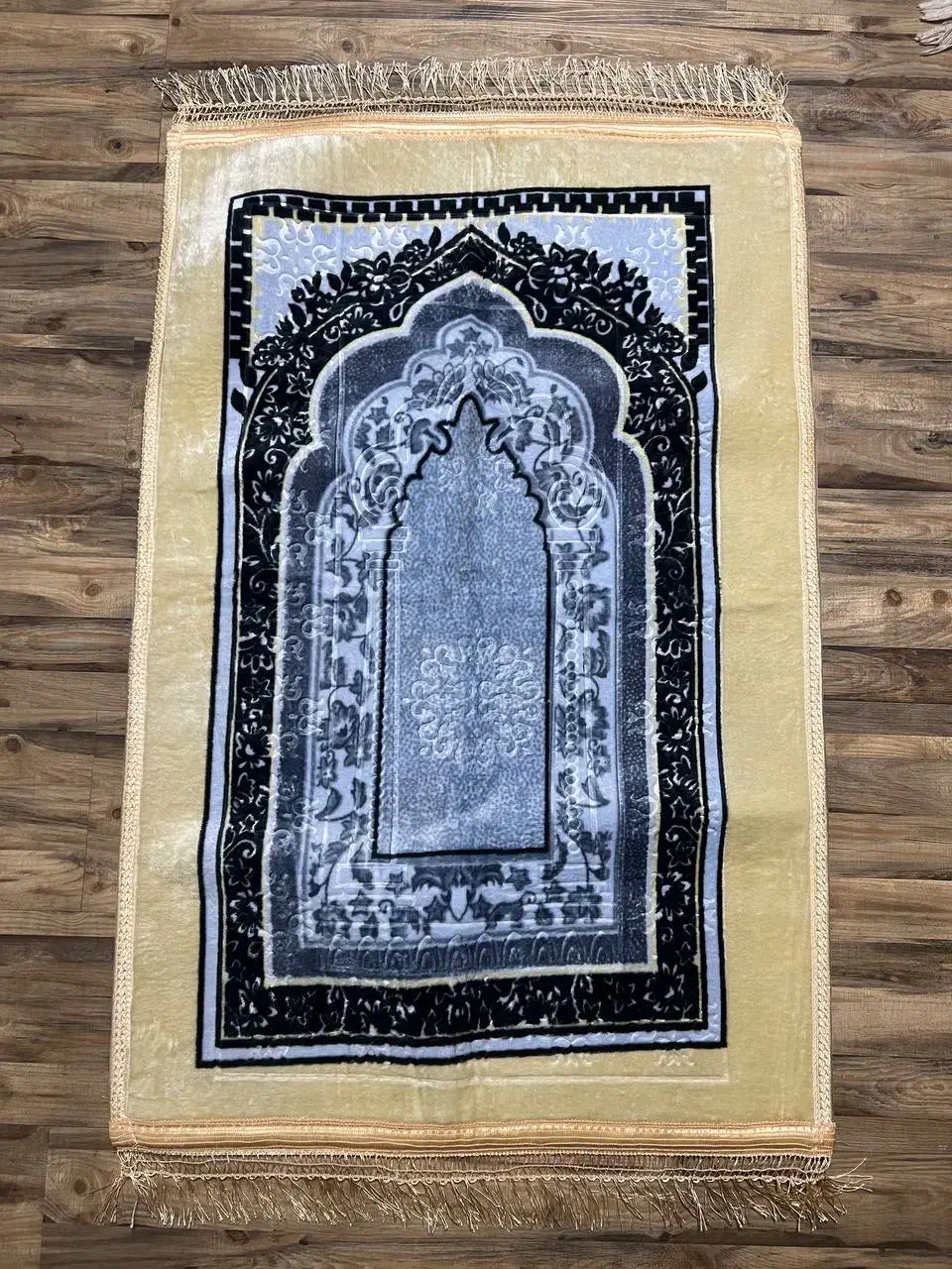 سجاده نماز|فرش|اصفهان, پارک ایثارگران|دیوار