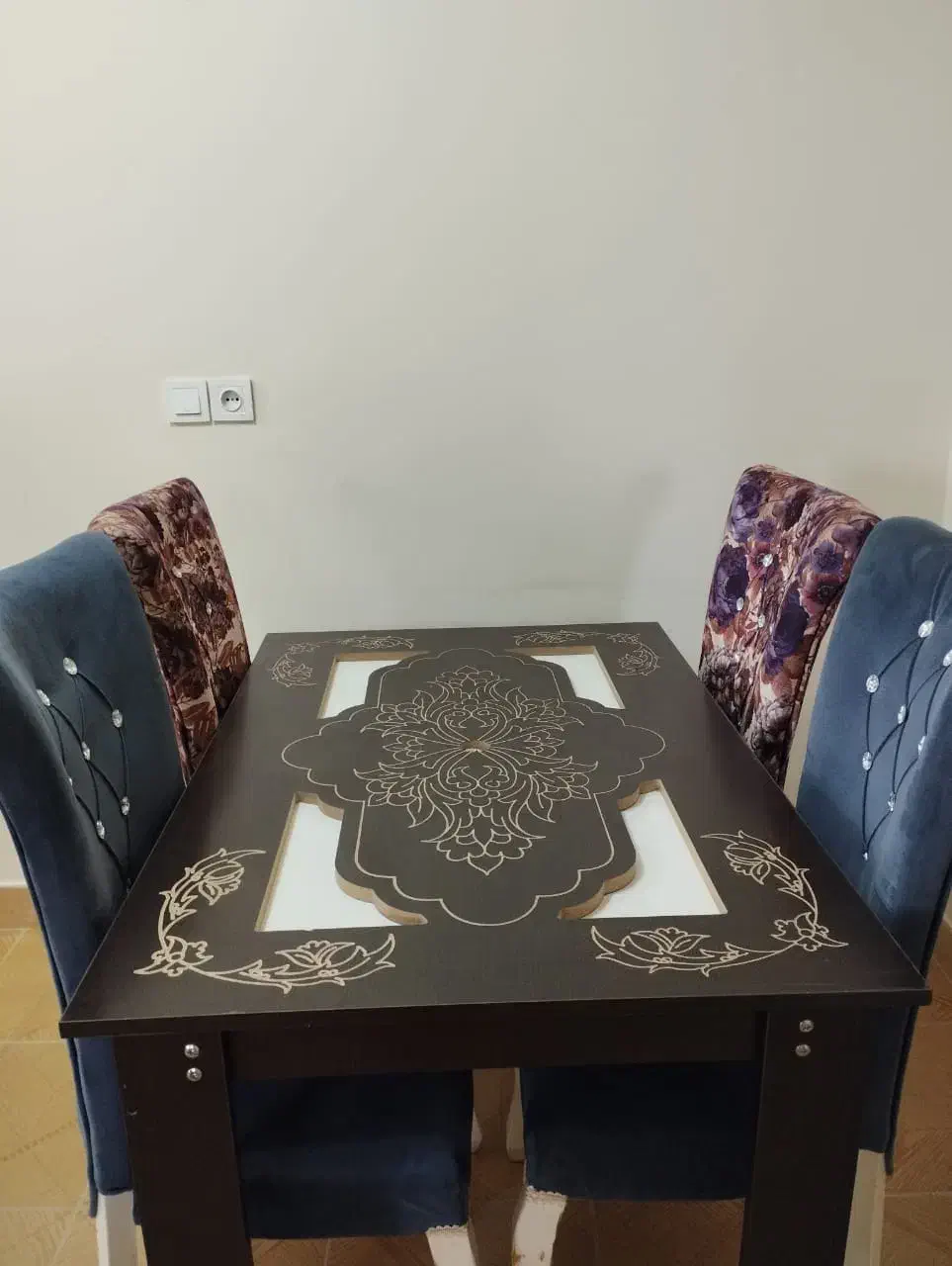 میزنهارخوری|میز و صندلی غذاخوری|رشت, لاکان|دیوار