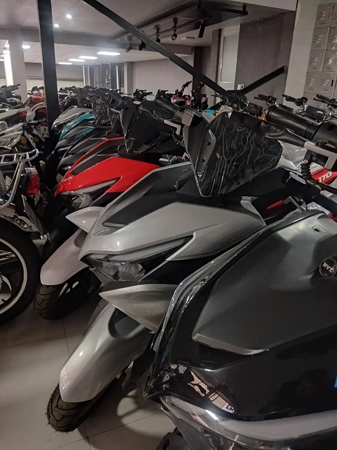 کمترین قیمت نقدی آیروکس کبیر 170 (NVX)|موتورسیکلت|رشت, فلسطین|دیوار