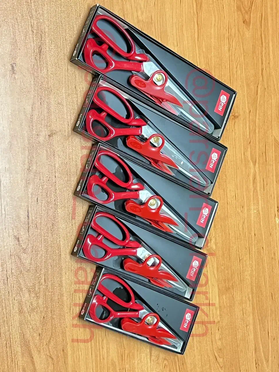 انواع قیچی و لوازم و متعلقات خیاطی و دوخت|لوازم خیاطی و بافتنی|اصفهان, مارچین|دیوار