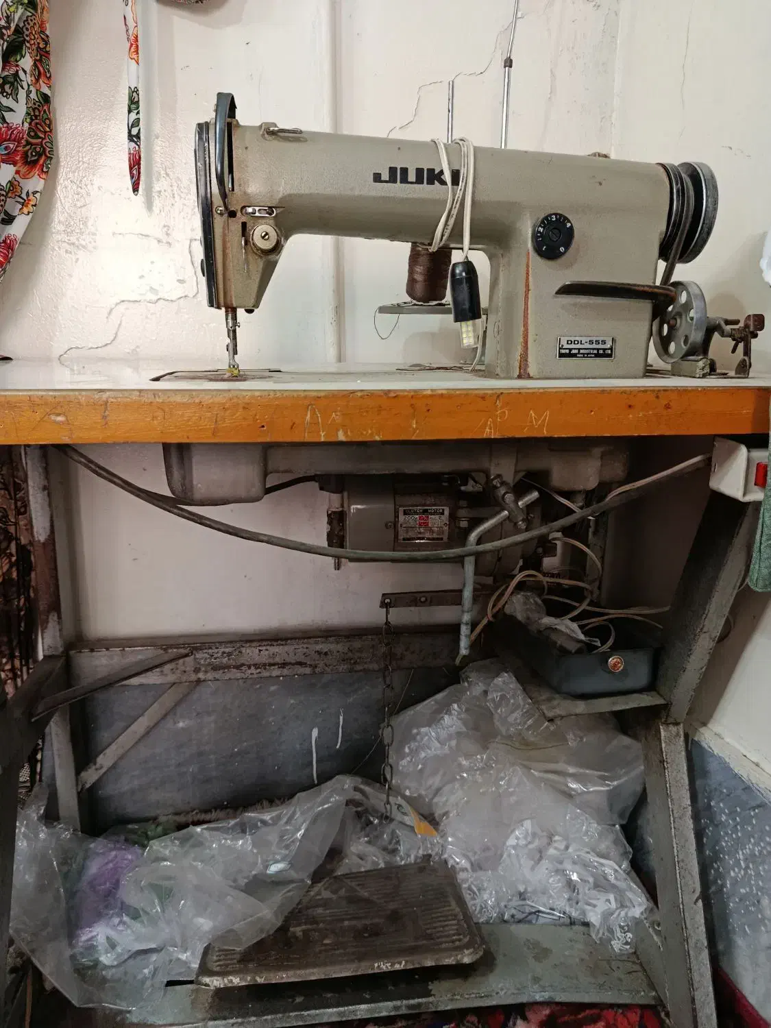 چرخ صنعتی راسته دوز  حتی مناسب برای صندل دوزی|چرخ خیاطی و ریسندگی|قم, خاکفرج|دیوار