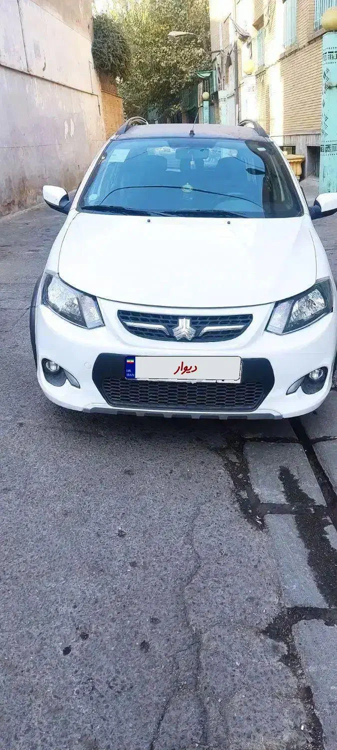 کوییک سواری هاچ بک سفید ، سقف مشکی|خودرو سواری و وانت|تهران, مقدم|دیوار