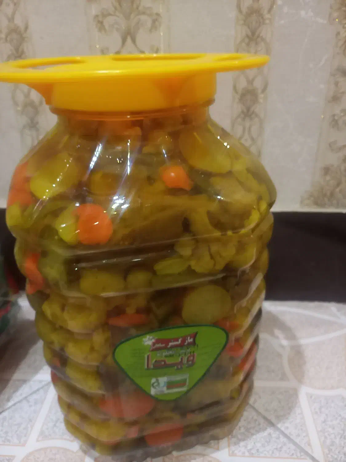 ترشی مخلوط|خوردنی و آشامیدنی|فولادشهر, فولادشهر|دیوار