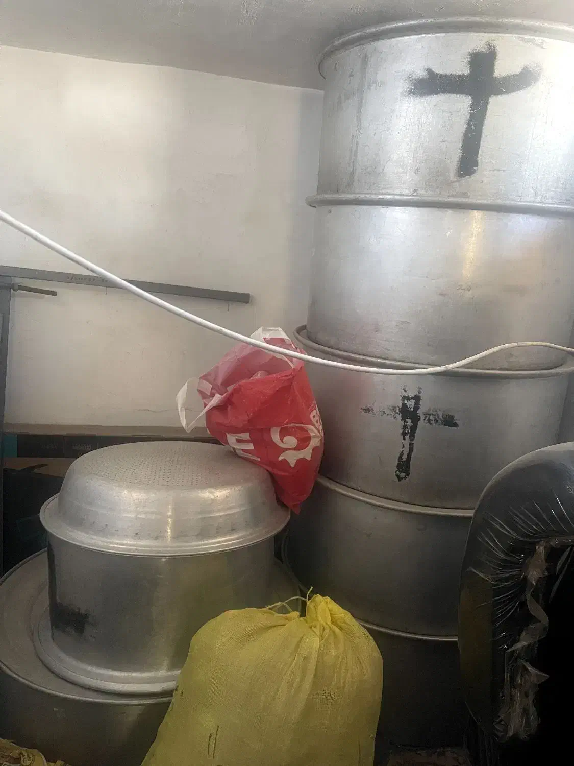 قابلمه آبکش کفگیر|ظروف پختوپز|آستانه اشرفیه, |دیوار