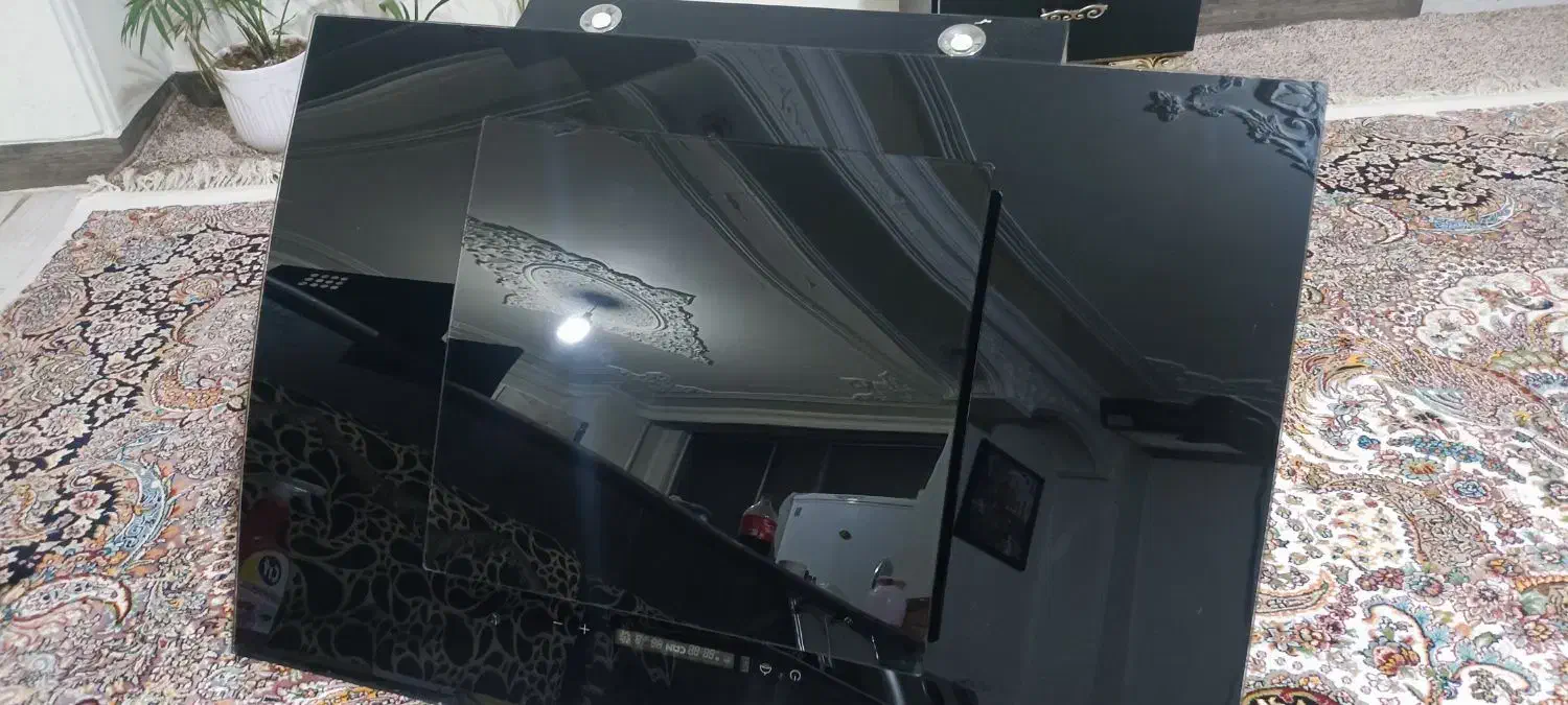 هود|هود|اصفهان, بهارستان|دیوار