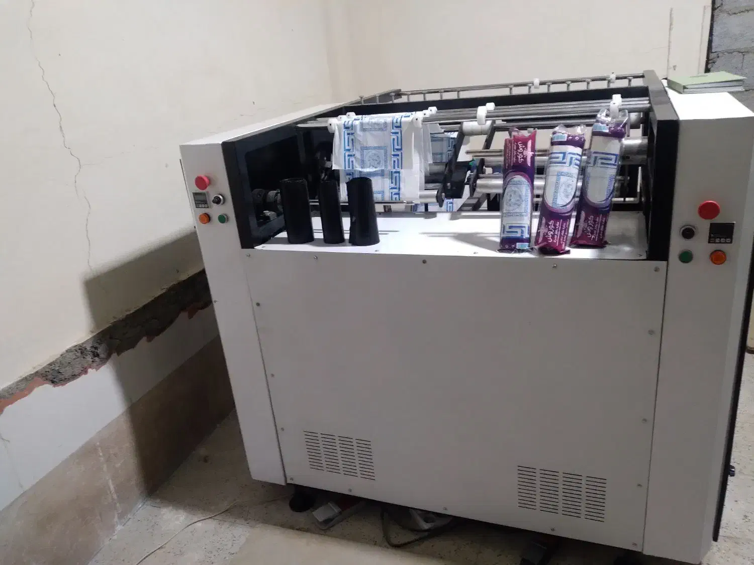 عمده فروشی|ظروف نگهدارنده، پلاستیکی، یک‌بارمصرف|فشم, |دیوار