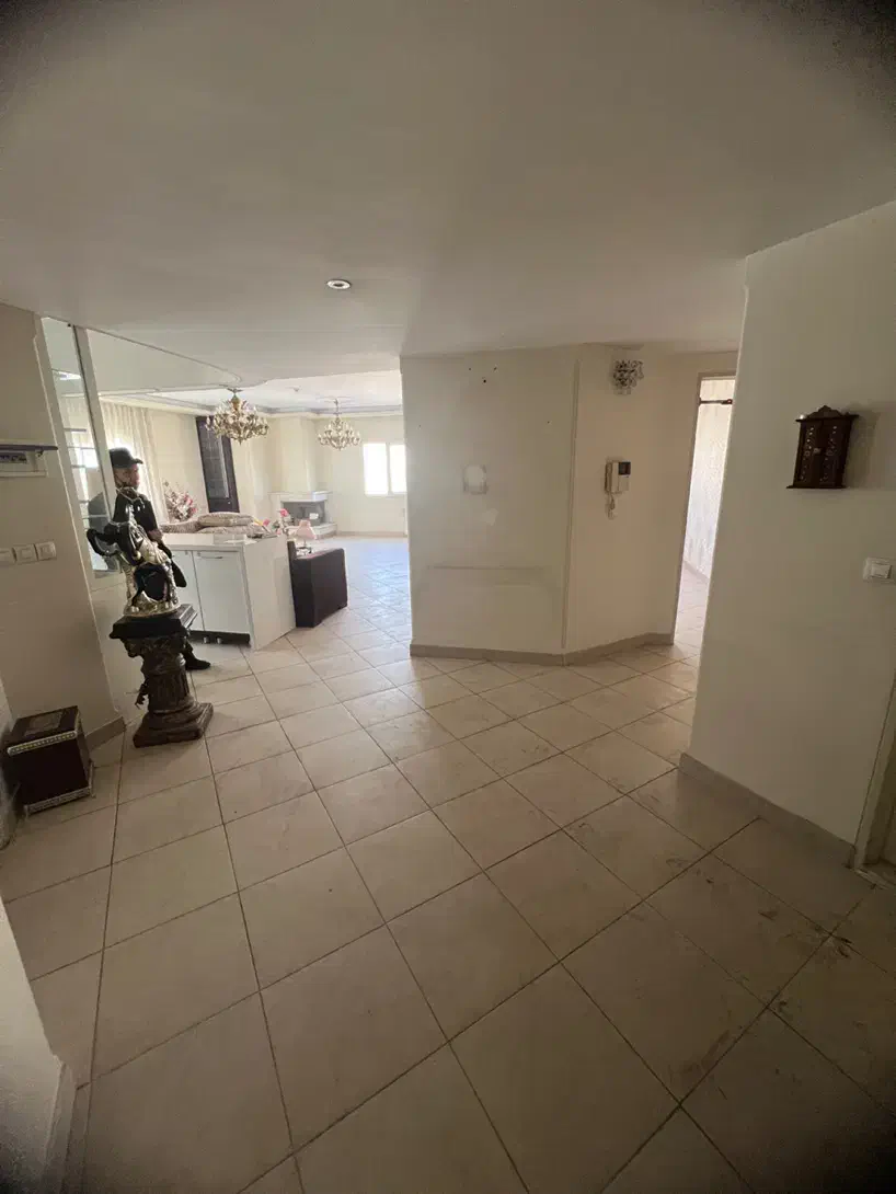 ۱۴۰ متر/ سه‌خواب/ فول امکانات طبقه ۸     moti