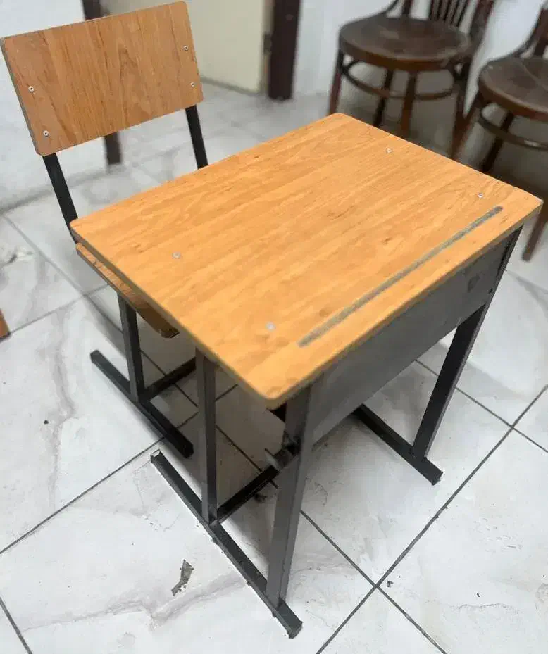 میز و تک صندلی ابتدایی|صندلی و نیمکت|نوشهر, |دیوار