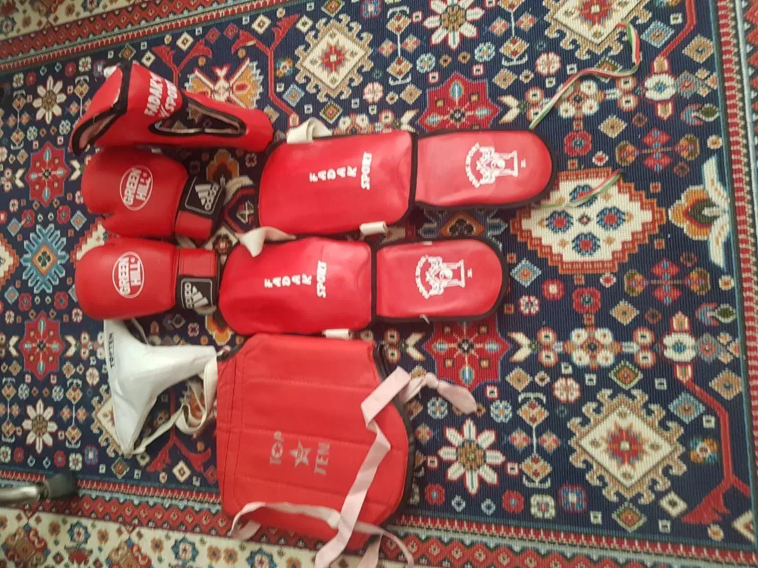 ست کامل ووشو بووکس نونو تمیز معاوضه با کفتر یاعروس|لباس|نیشابور, هفده شهریور|دیوار