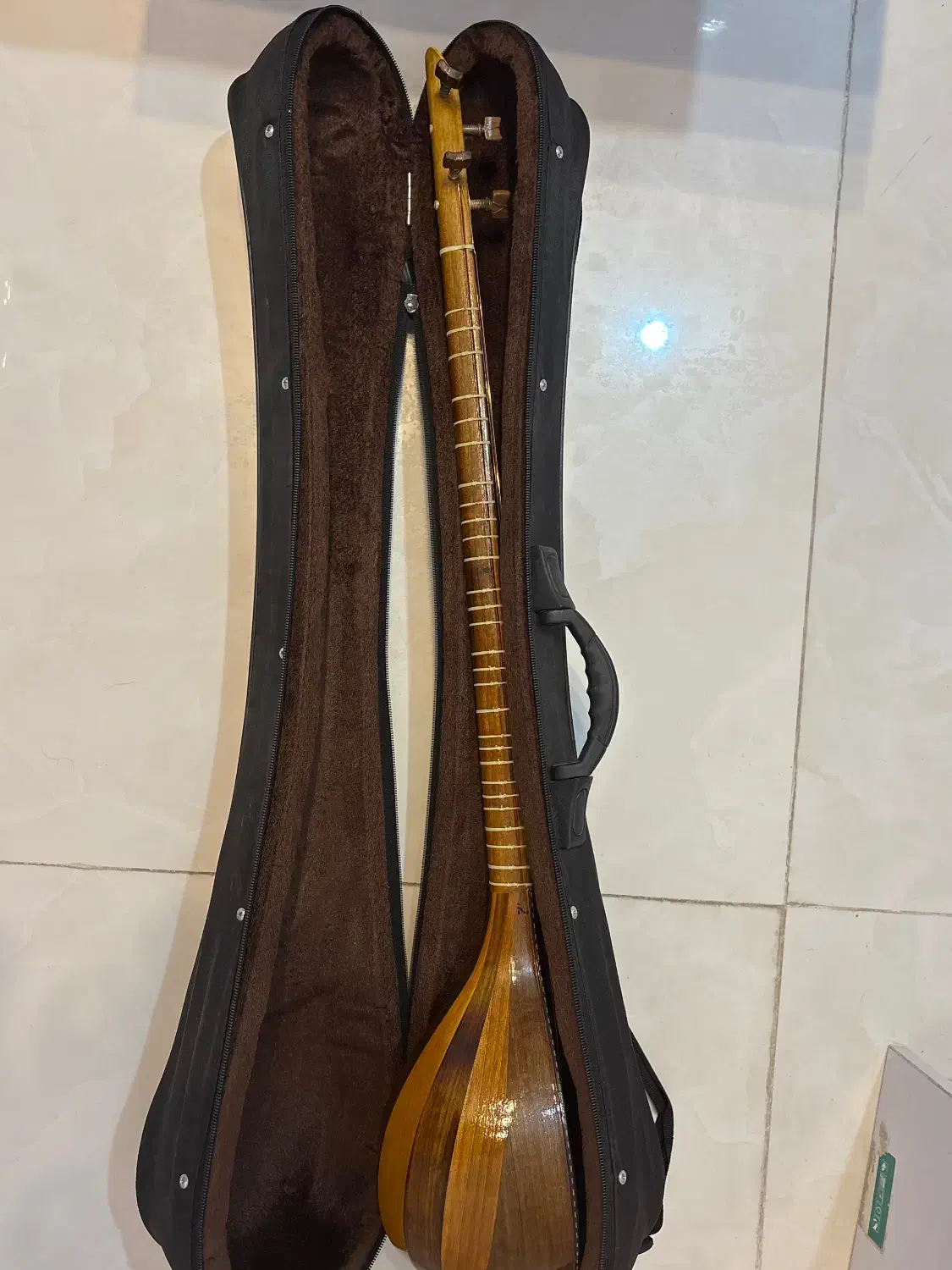 سه تار|سازهای سنتی|کرمان, |دیوار