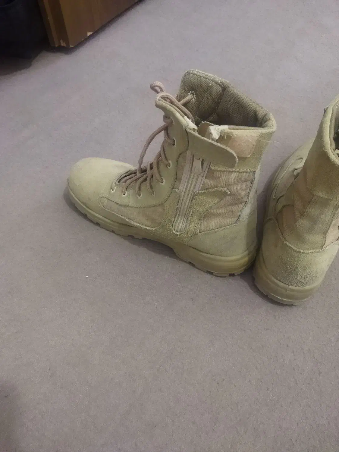 پوتین و کلاه خاکی مرزبانی|لباس|خرمآباد, |دیوار