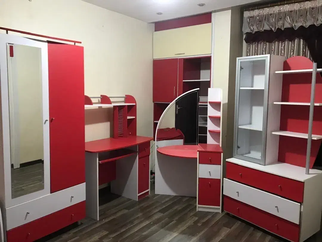 سرویس میز وکمد درحد نو|اسباب و اثاث بچه|همدان, |دیوار