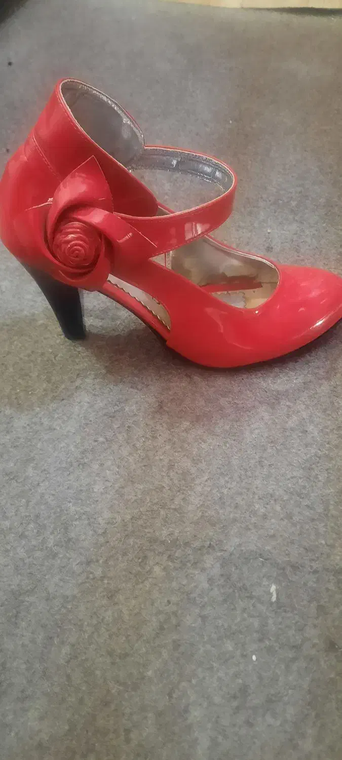 کفش قرمزسایز۴۰وقهوه ای سایز۳۸|کیف، کفش، کمربند|زنجان, |دیوار