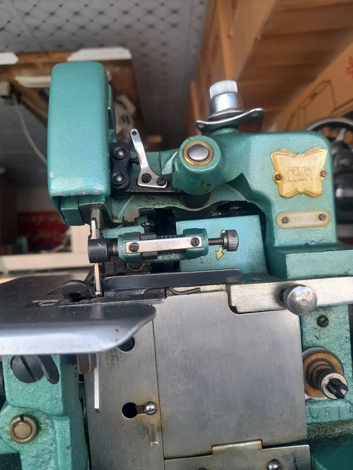 چرخ خیاطی سردوز پروانه ۳ نخ در حد اک|چرخ خیاطی و ریسندگی|آبیک, |دیوار