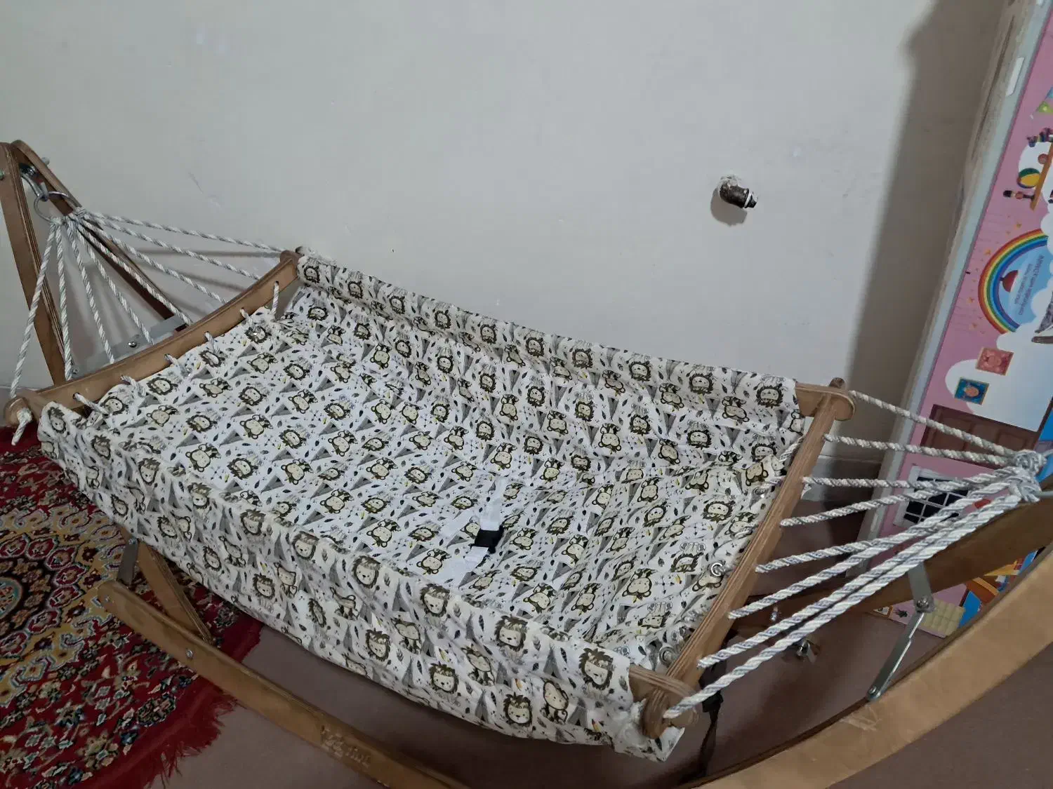 گهواره آغوشی|اسباب و اثاث بچه|شیراز, غدیر جنوبی|دیوار