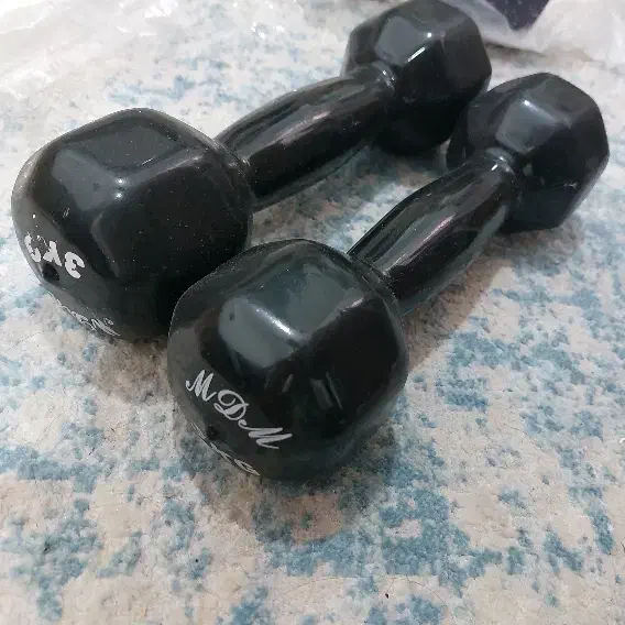 دمبل ۳ کیلویی در حد نو کاملا سالم|تجهیزات ورزشی|اهواز, کیانپارس |دیوار