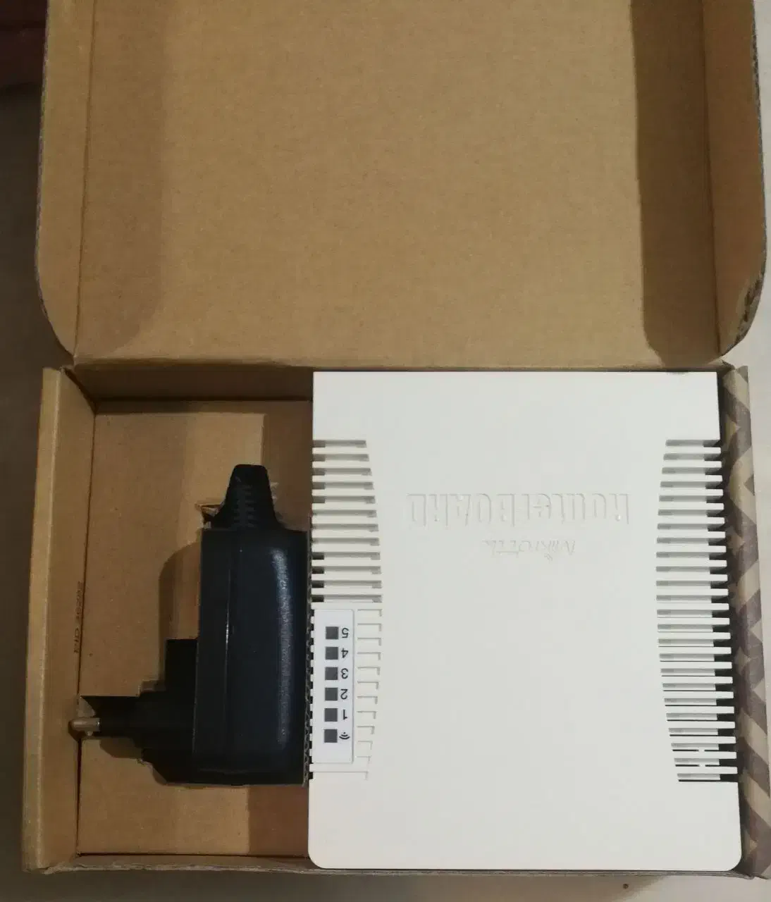 دستگاە روتر|مودم و تجهیزات شبکه|سنندج, |دیوار