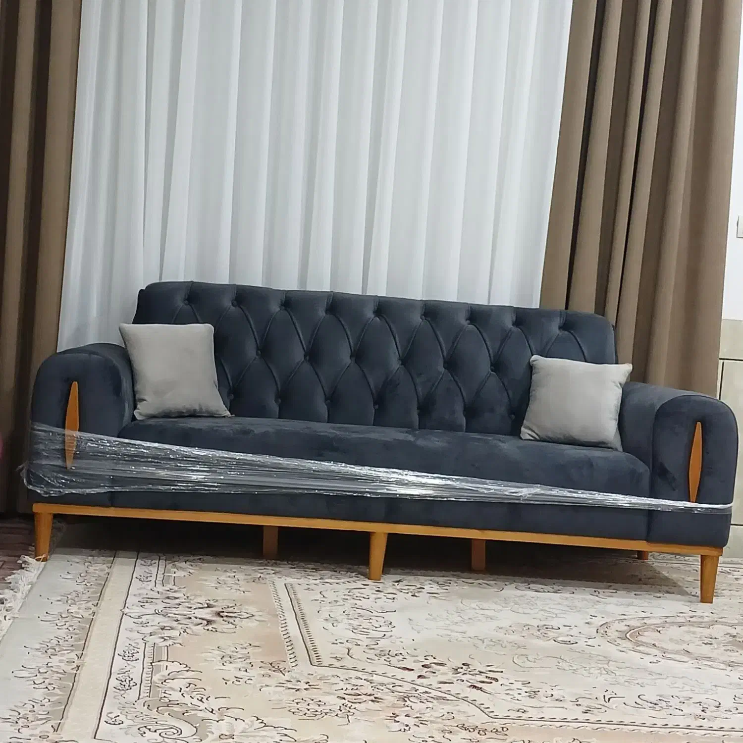 فروش  مبل  نو نو  همراه باضمانت نامه کتبی|مبلمان خانگی و میز عسلی|نی‌ریز, |دیوار