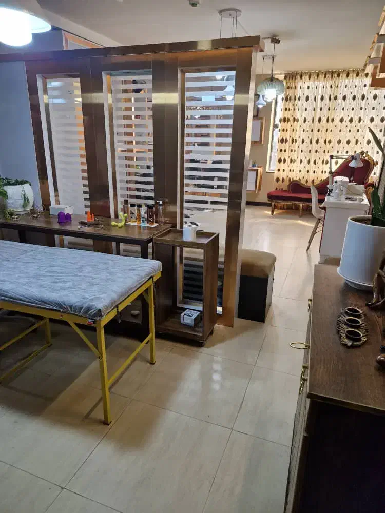 اجاره لاین کاشت ناخن و لاین های زیبایی حرفه ای|اجارهٔ دفتر کار، اتاق اداری، مطب|اصفهان, خانه اصفهان|دیوار