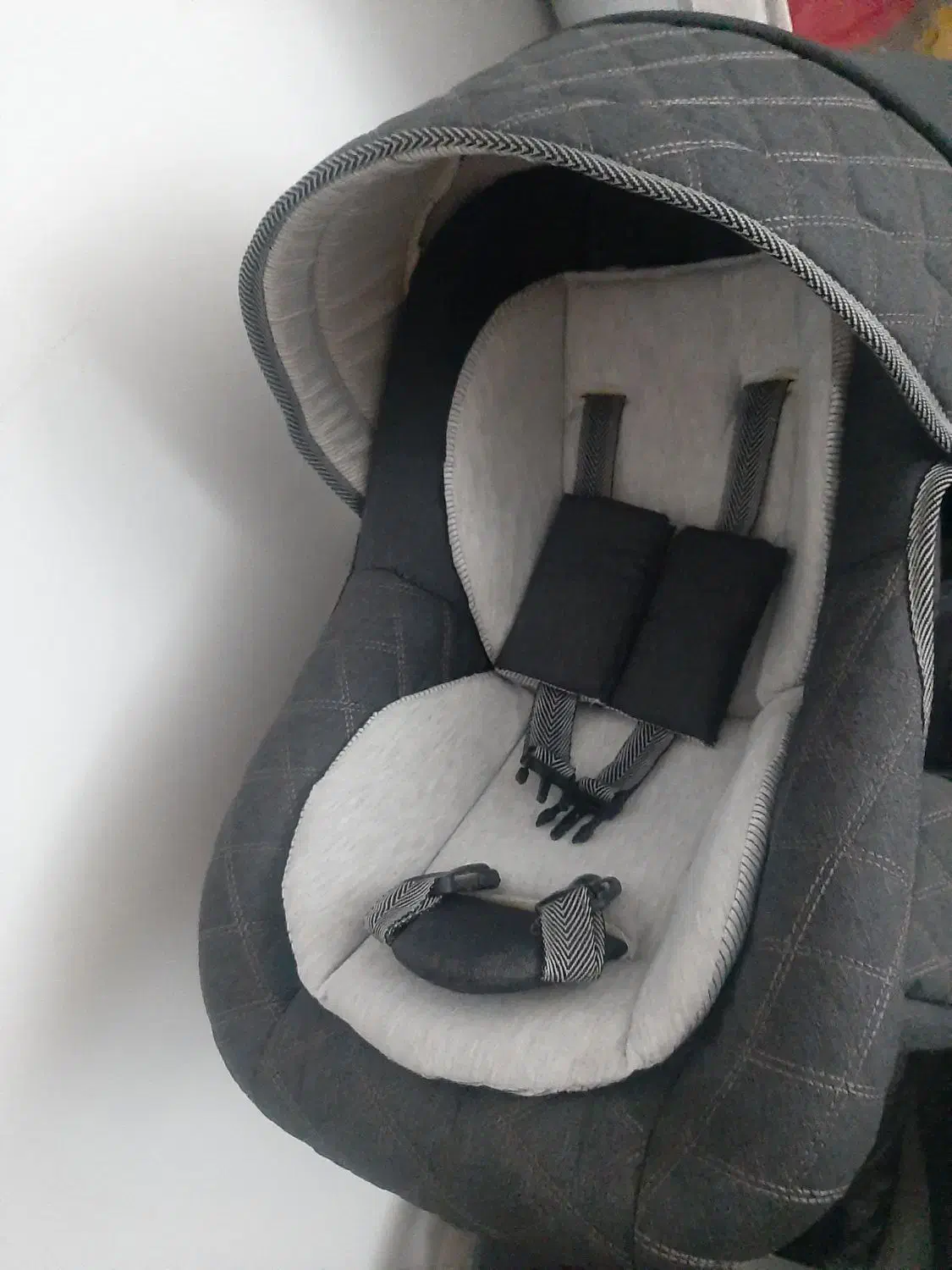 کالسکه و کریر|کالسکه و لوازم جانبی|فولادشهر, فولادشهر|دیوار