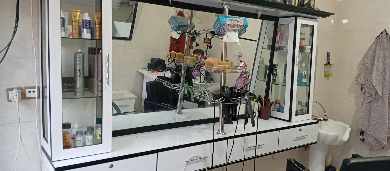 لوازم آریشگاه کامود|آرایشگاه و سالن‌های زیبایی|سلماس, |دیوار