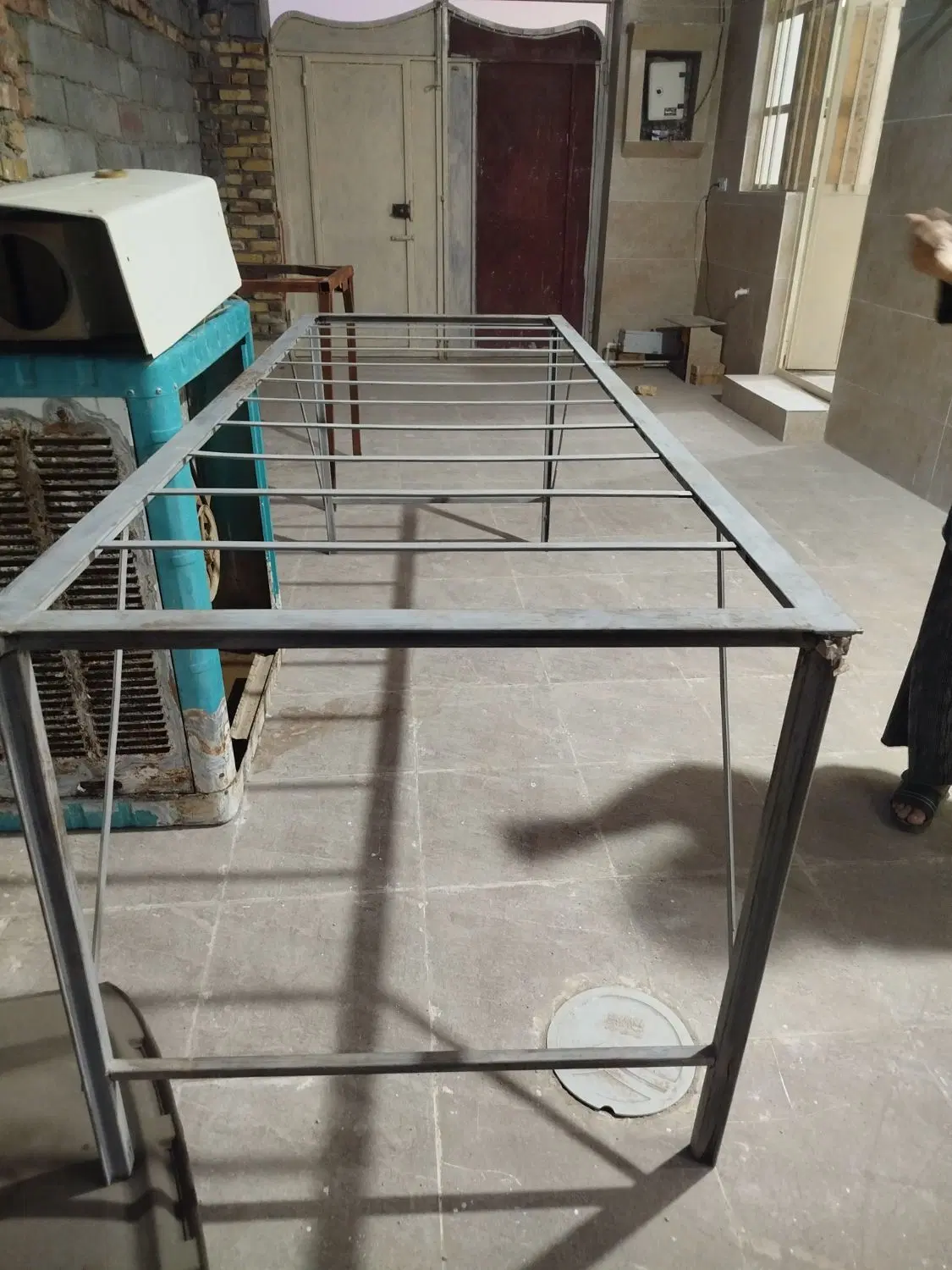 جا تختی|بندرخت و رختآویز|زابل, |دیوار