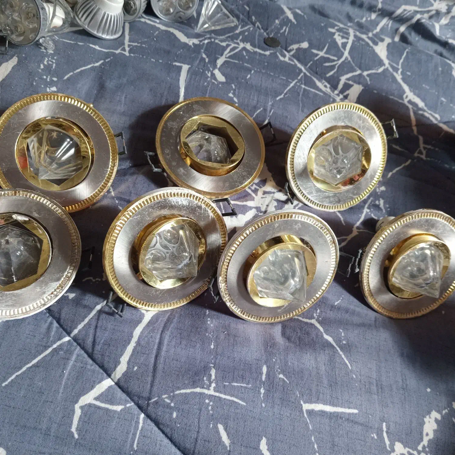 هالوژن|لامپ و چراغ|بندر انزلی, پردیس|دیوار